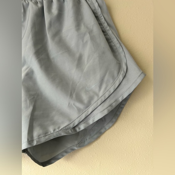 Nike Gray Dri-Fit Running Shorts Size Small - Picture 4 of 11